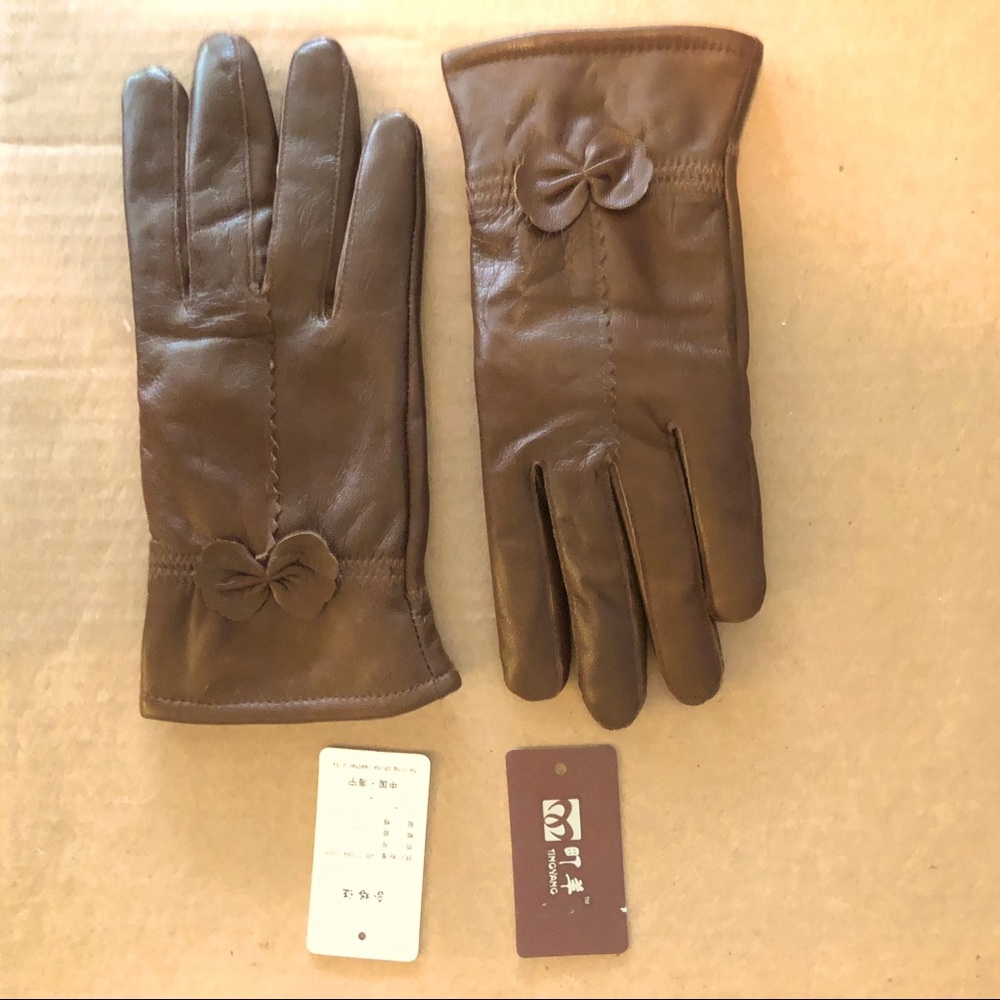 Elegant Brown Leather Gloves with Bow Detail